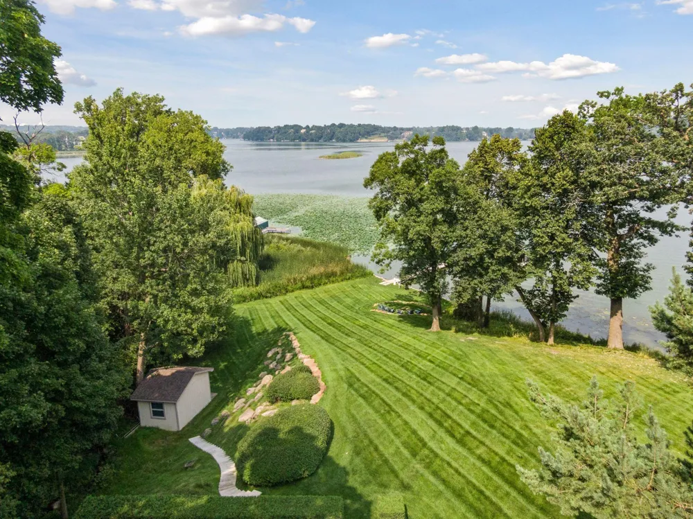 4115 Lotus Drive Minnetrista, MN 55331