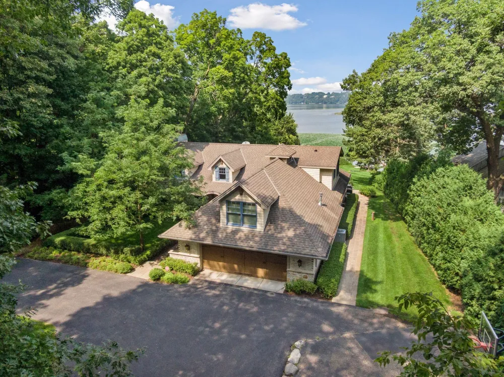 4115 Lotus Drive Minnetrista, MN 55331