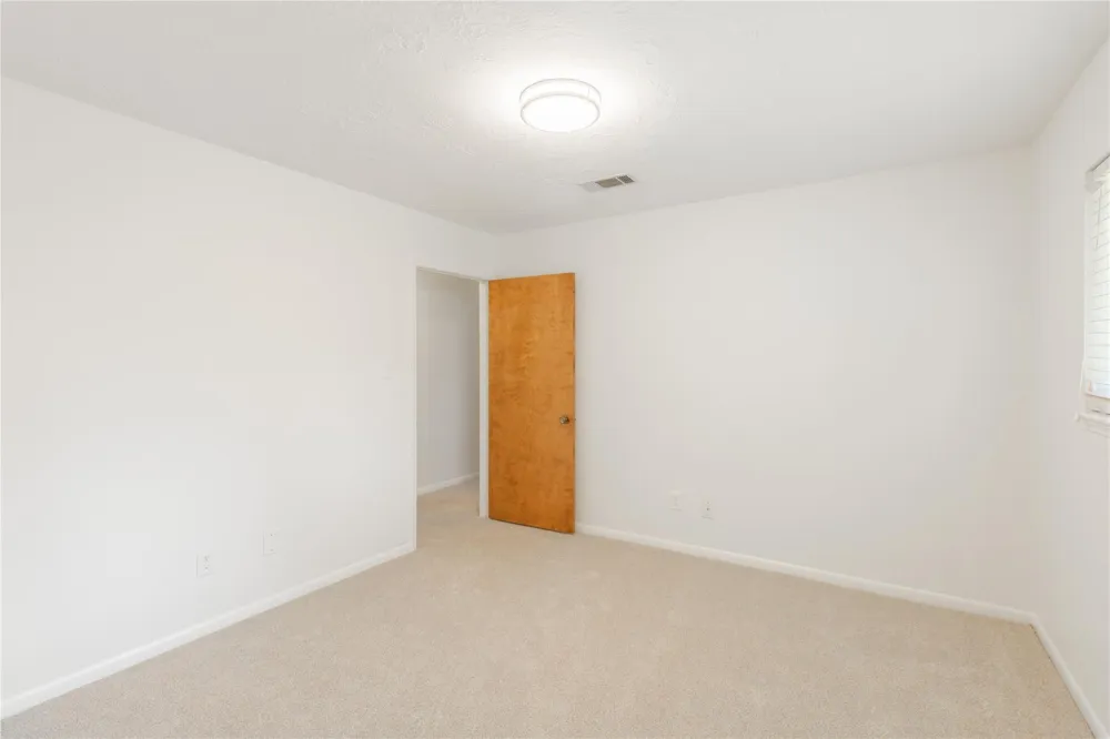 8702 Landwood Drive Houston, TX 77040