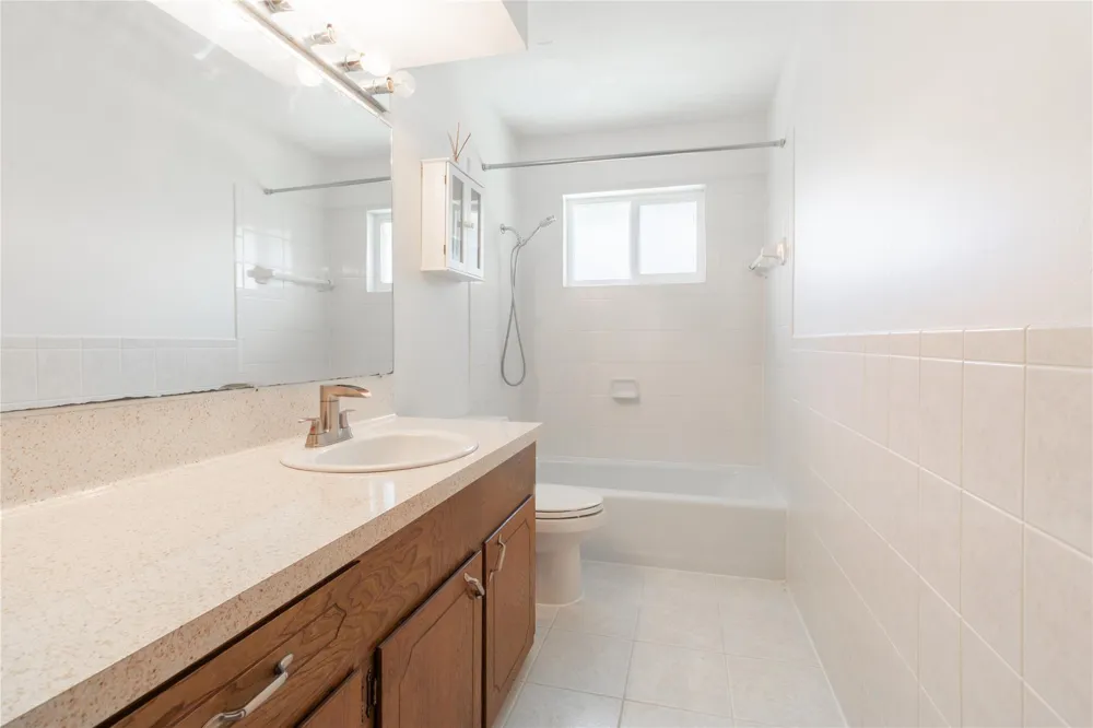 8702 Landwood Drive Houston, TX 77040