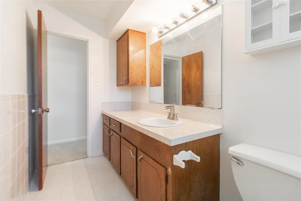 8702 Landwood Drive Houston, TX 77040