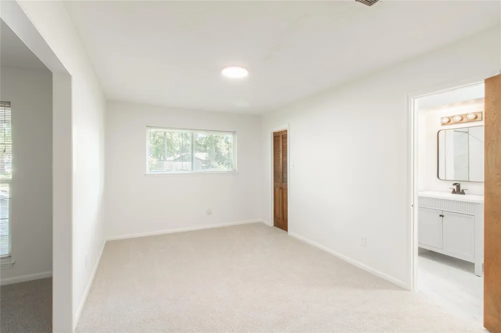 8702 Landwood Drive Houston, TX 77040