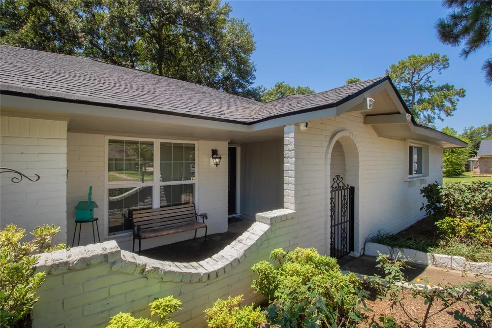 8702 Landwood Drive Houston, TX 77040