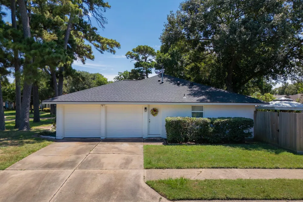 8702 Landwood Drive Houston, TX 77040