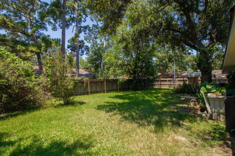 8702 Landwood Drive Houston, TX 77040