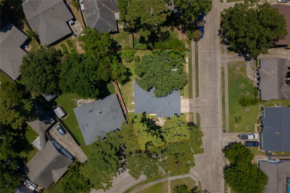8702 Landwood Drive Houston, TX 77040