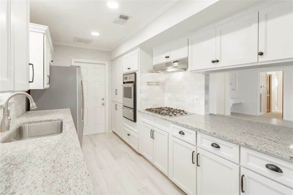 8702 Landwood Drive Houston, TX 77040