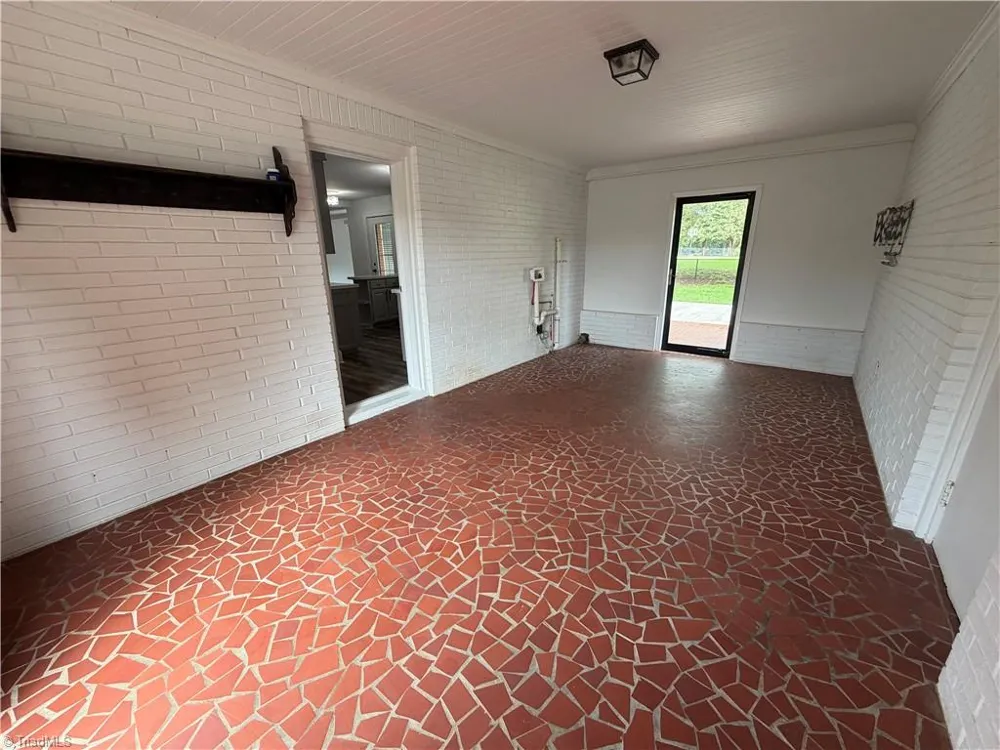 4716 NC Highway 150 Lexington, NC 27295