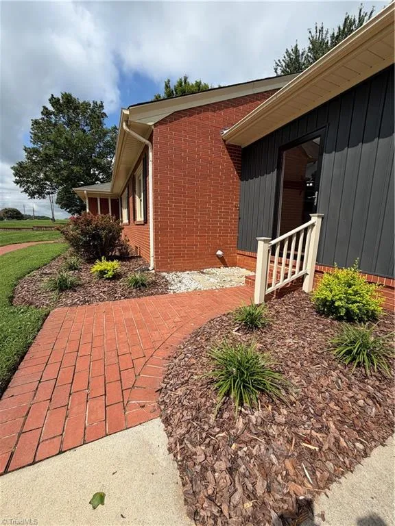 4716 NC Highway 150 Lexington, NC 27295