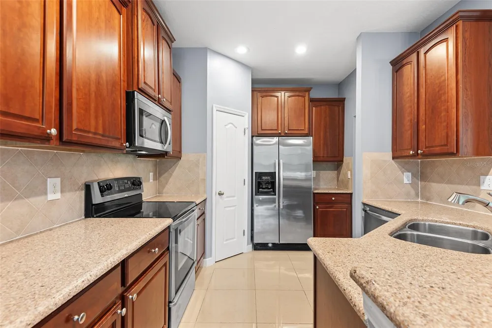 6745 BREEZY PALM DRIVE Riverview, FL 33578