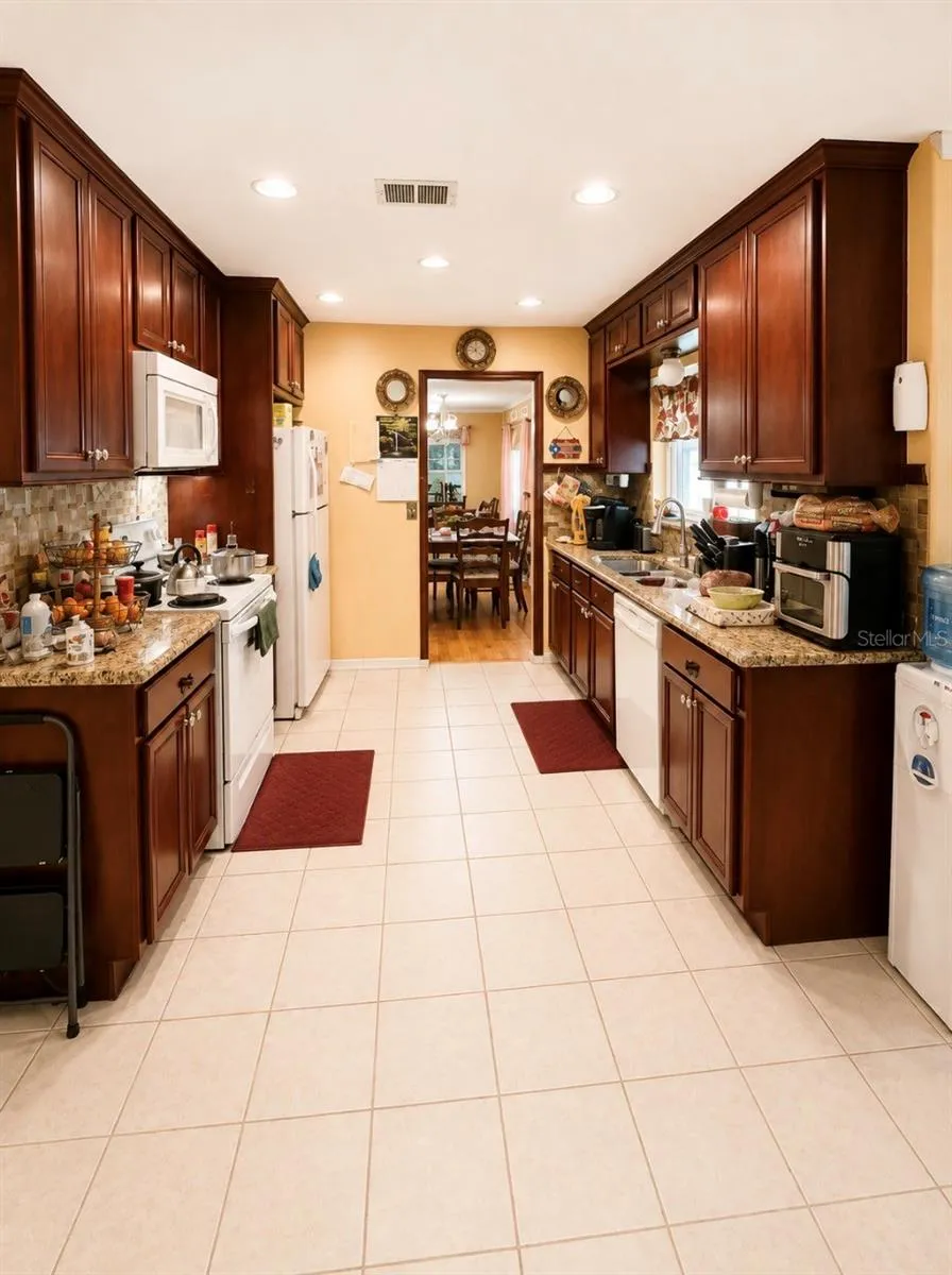 1012 FOREST CIRCLE Winter Springs, FL 32708