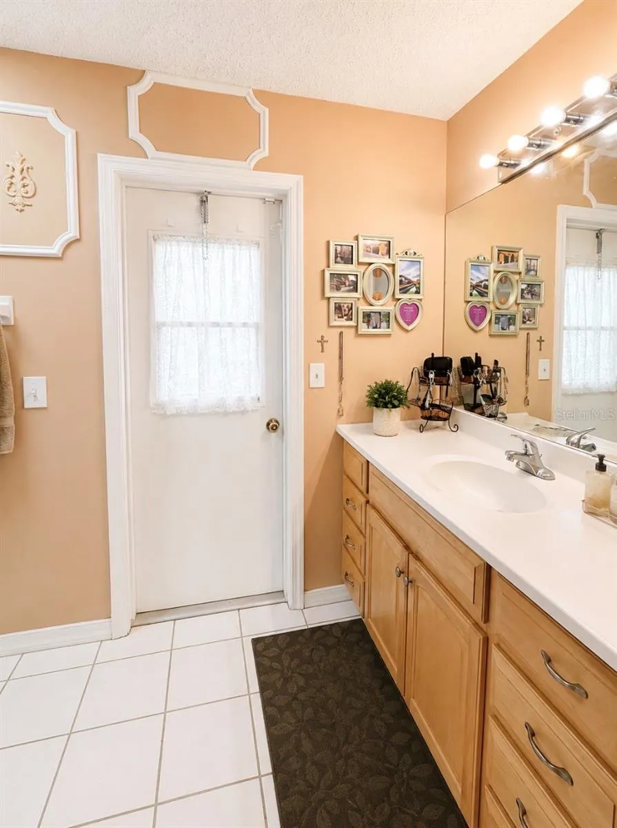 1012 FOREST CIRCLE Winter Springs, FL 32708