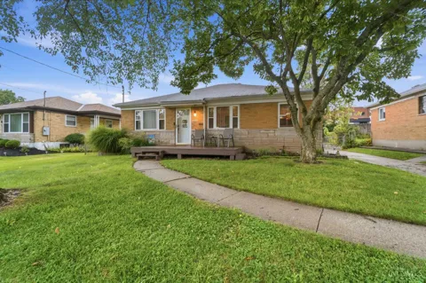 5889 Willow Oak Lane