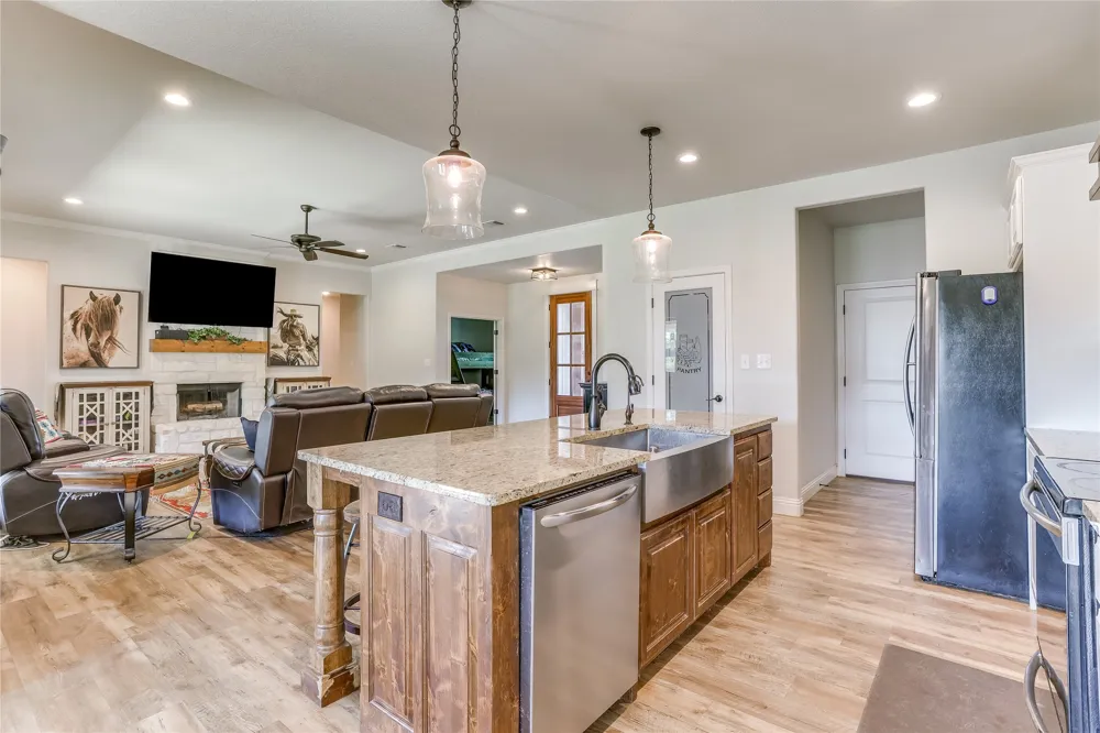 1000 Churchill Lane Millsap, TX 76066