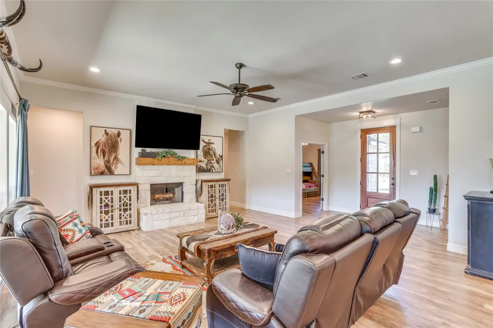 1000 Churchill Lane Millsap, TX 76066