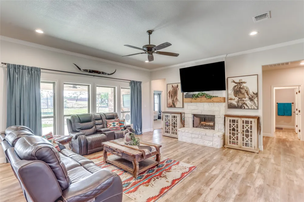 1000 Churchill Lane Millsap, TX 76066