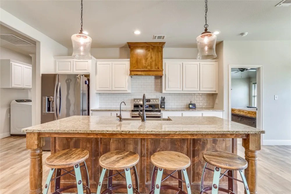 1000 Churchill Lane Millsap, TX 76066