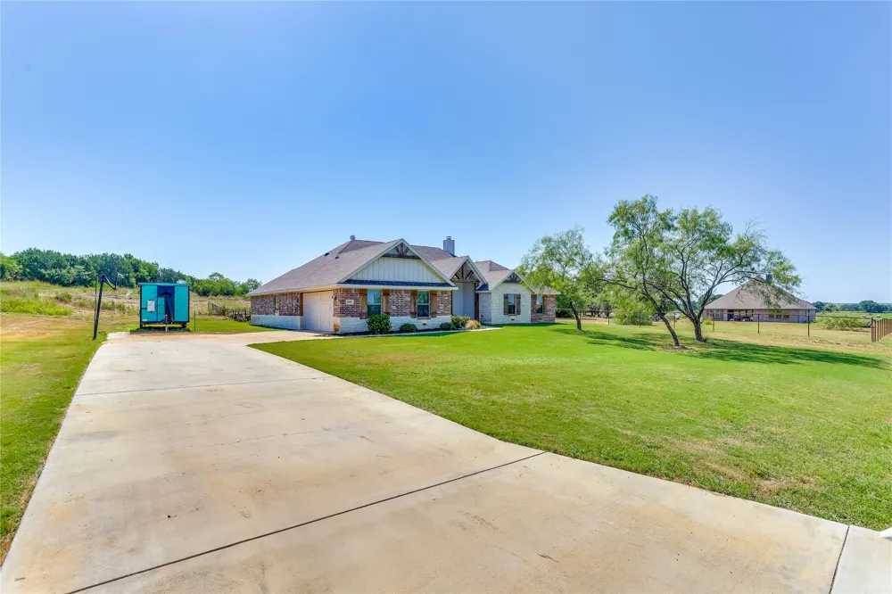 1000 Churchill Lane Millsap, TX 76066