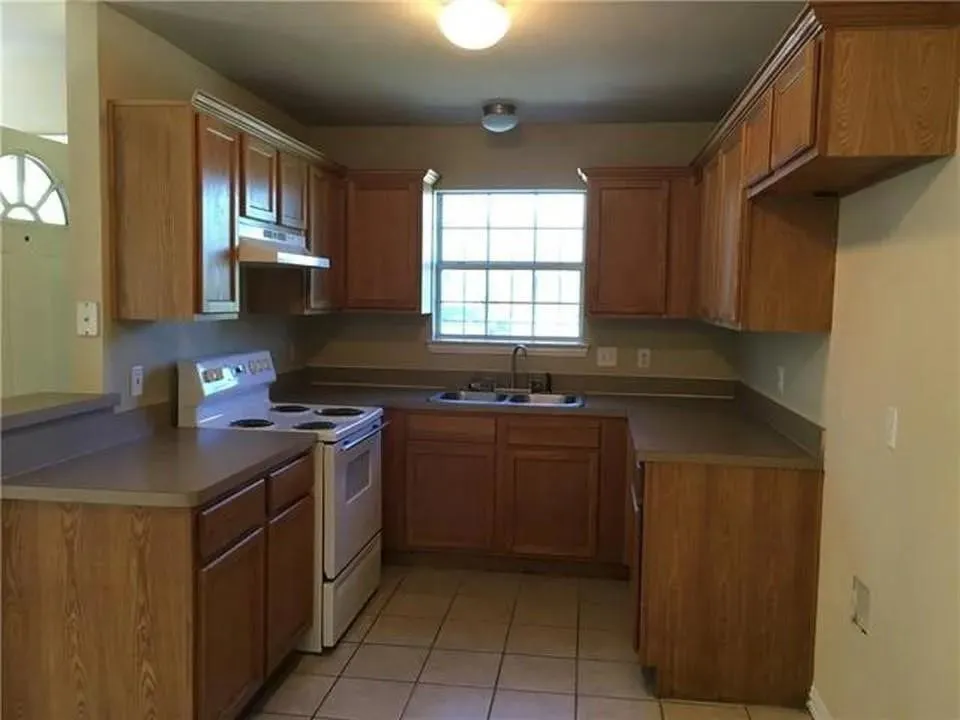 1504 E Mulkey Street Fort Worth, TX 76104