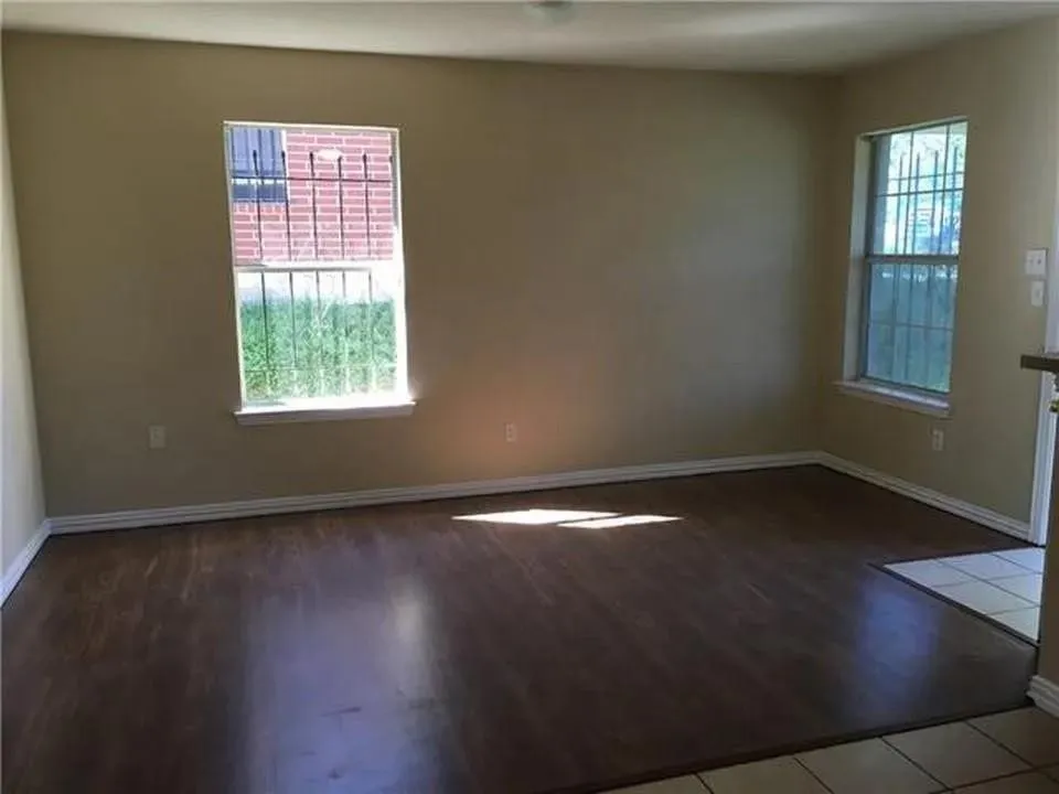 1504 E Mulkey Street Fort Worth, TX 76104