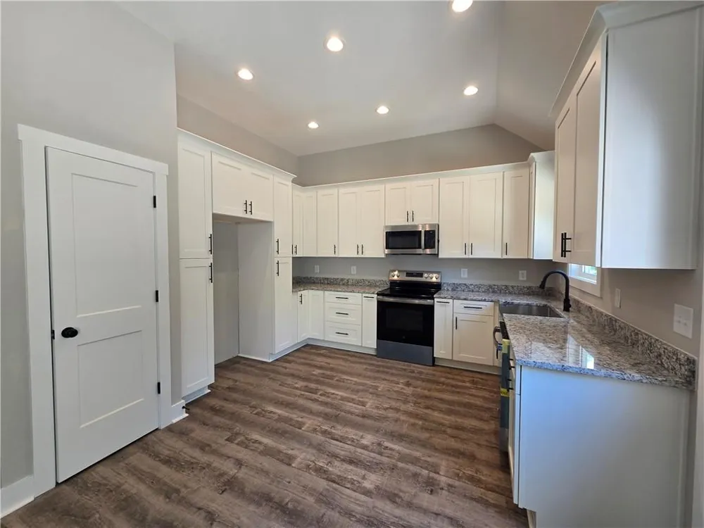 656 Highland Avenue Hartwell, GA 30643