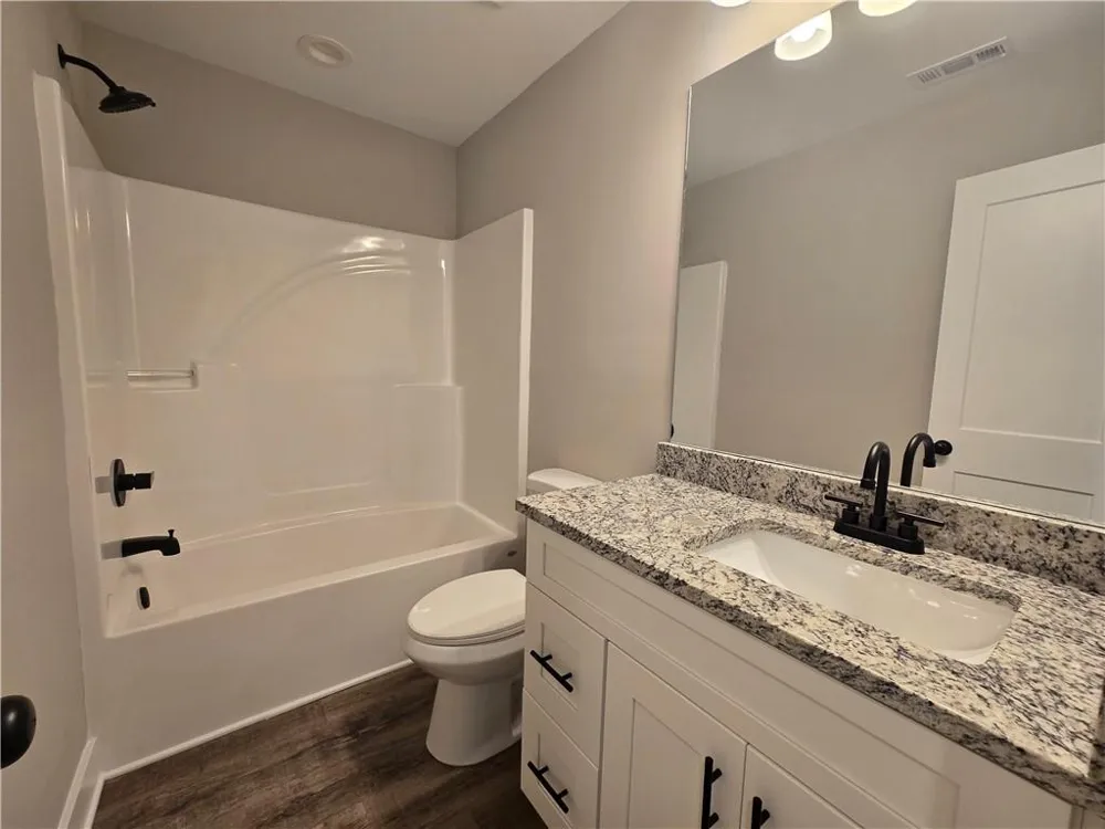 656 Highland Avenue Hartwell, GA 30643