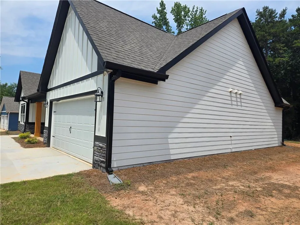656 Highland Avenue Hartwell, GA 30643