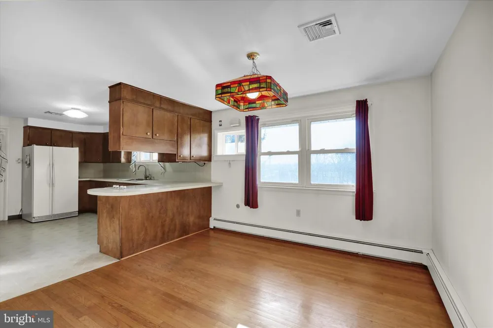 2460 HONEYSUCKLE LANE Lancaster, PA 17603