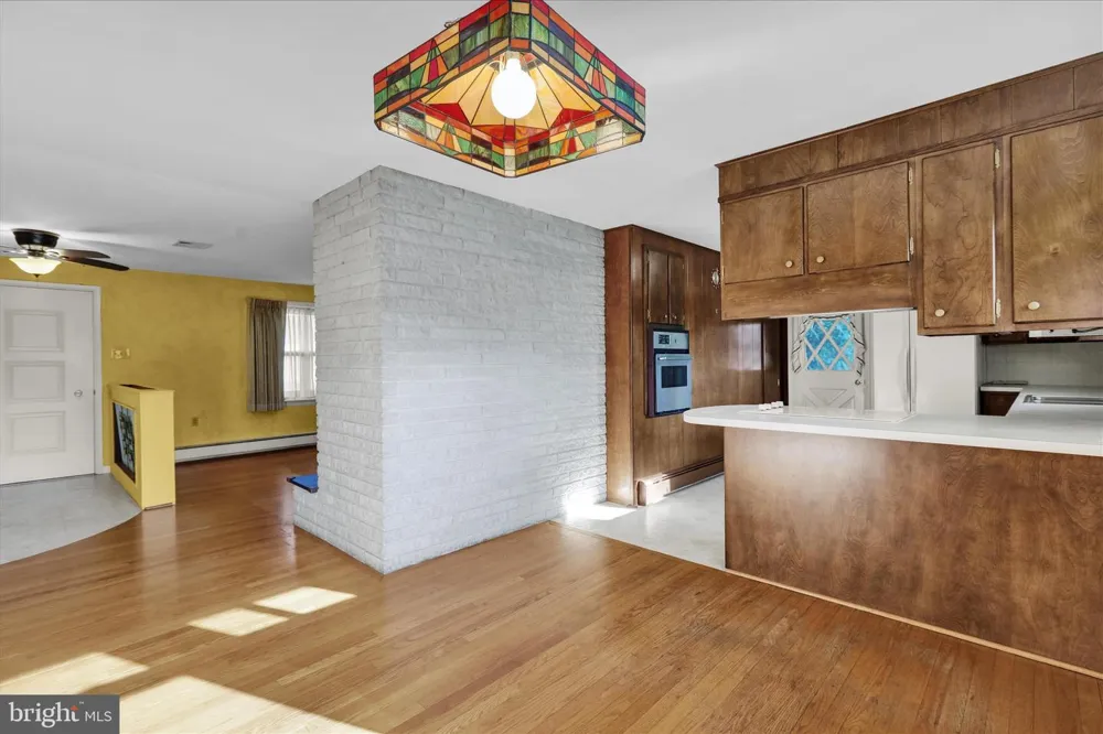 2460 HONEYSUCKLE LANE Lancaster, PA 17603
