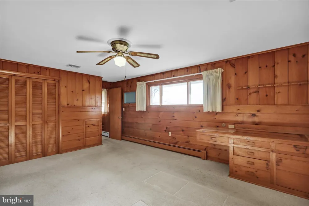 2460 HONEYSUCKLE LANE Lancaster, PA 17603