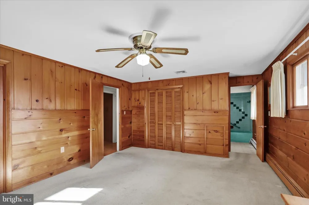 2460 HONEYSUCKLE LANE Lancaster, PA 17603