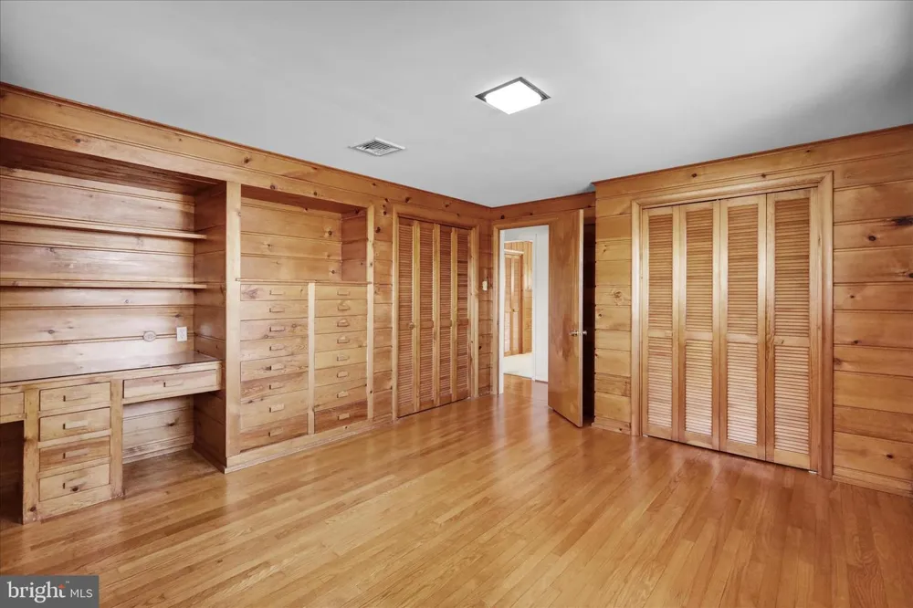 2460 HONEYSUCKLE LANE Lancaster, PA 17603