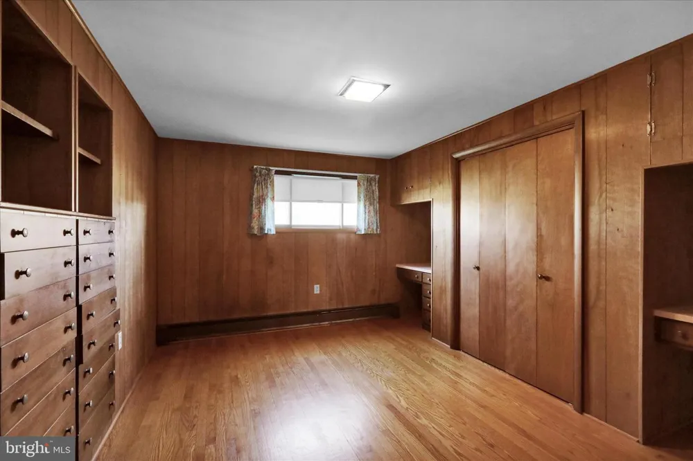 2460 HONEYSUCKLE LANE Lancaster, PA 17603