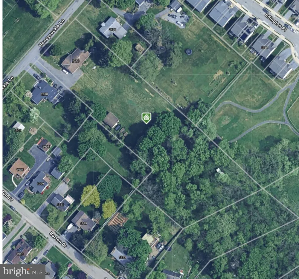 2460 HONEYSUCKLE LANE Lancaster, PA 17603