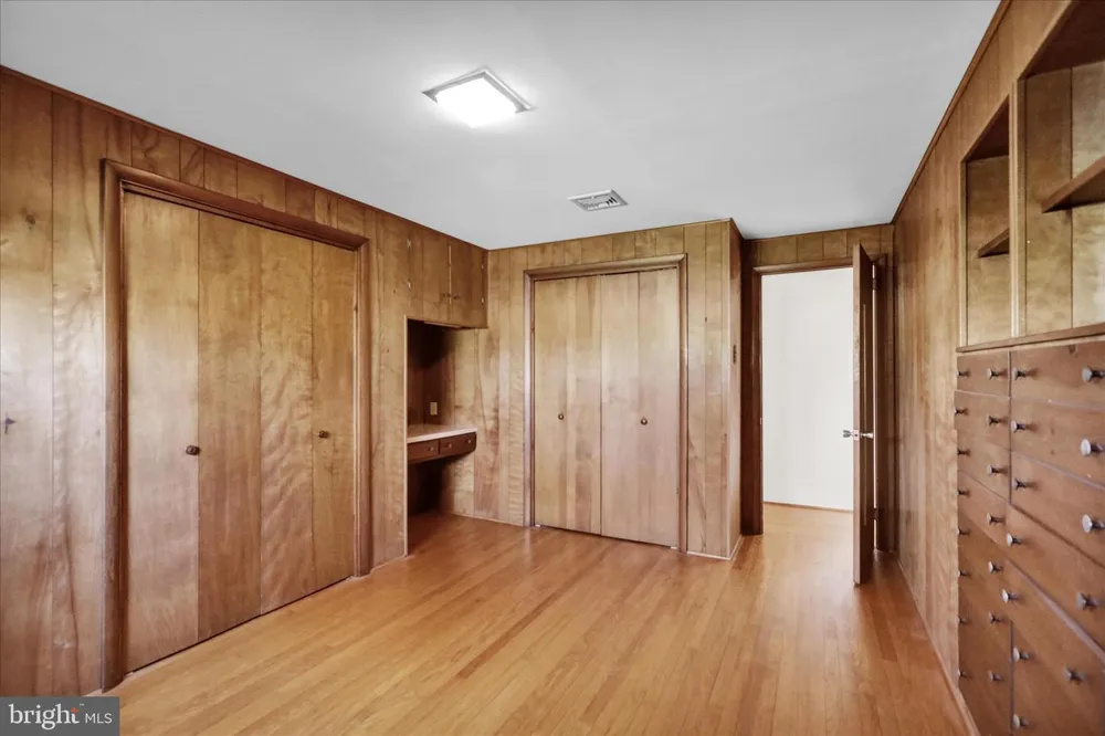 2460 HONEYSUCKLE LANE Lancaster, PA 17603