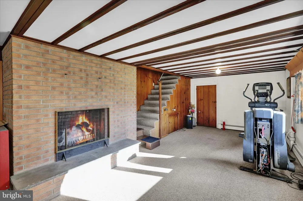 2460 HONEYSUCKLE LANE Lancaster, PA 17603