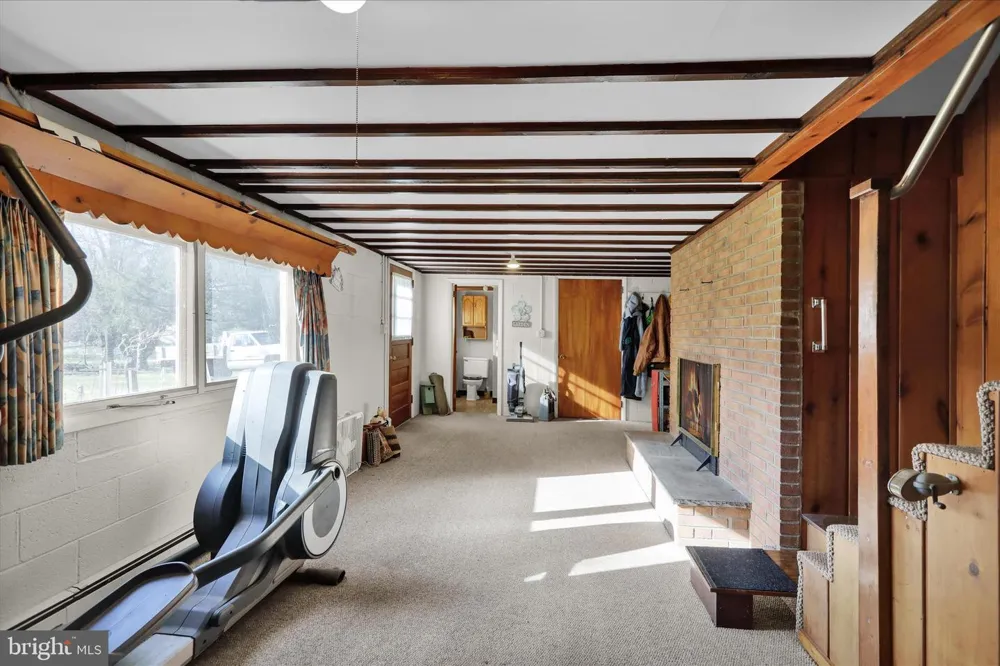 2460 HONEYSUCKLE LANE Lancaster, PA 17603