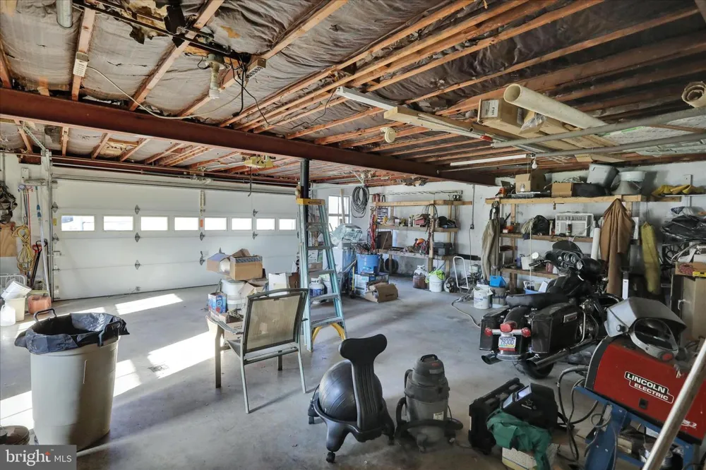 2460 HONEYSUCKLE LANE Lancaster, PA 17603