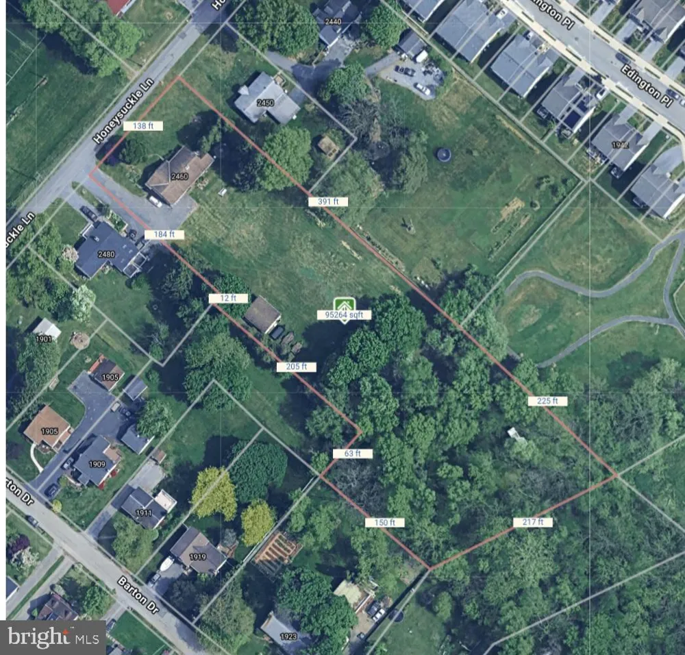 2460 HONEYSUCKLE LANE Lancaster, PA 17603