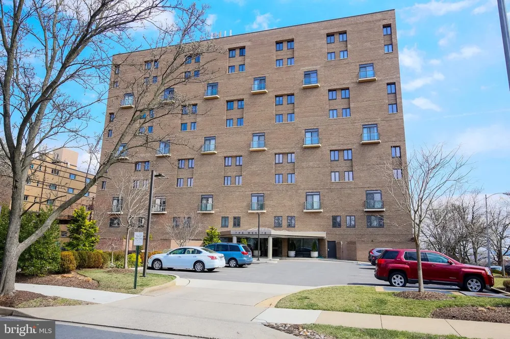 1401 OAK STREET #G-4 Arlington, VA 22209