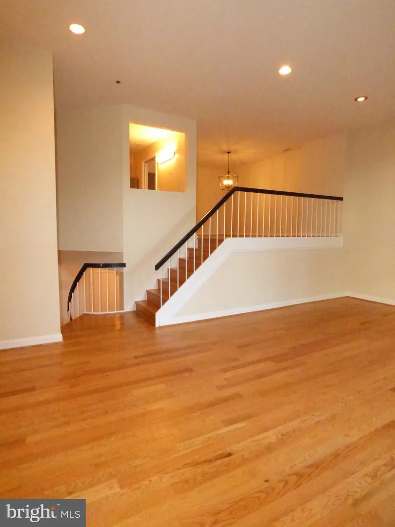 1401 OAK STREET #G-4 Arlington, VA 22209