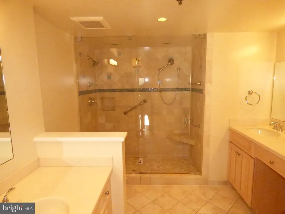 1401 OAK STREET #G-4 Arlington, VA 22209