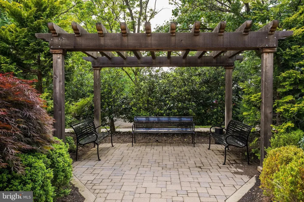 1401 OAK STREET #G-4 Arlington, VA 22209