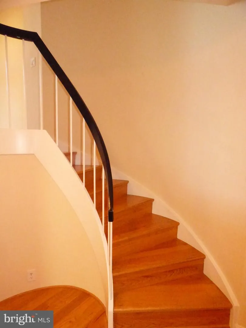 1401 OAK STREET #G-4 Arlington, VA 22209