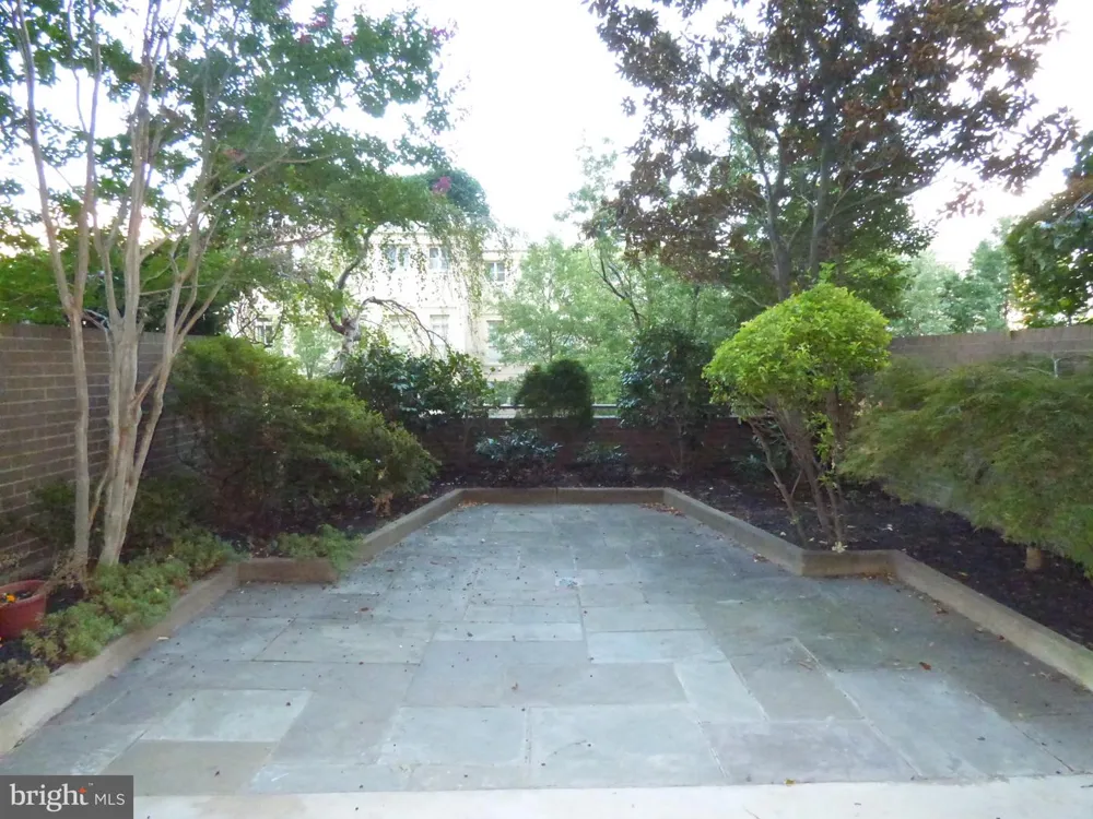 1401 OAK STREET #G-4 Arlington, VA 22209