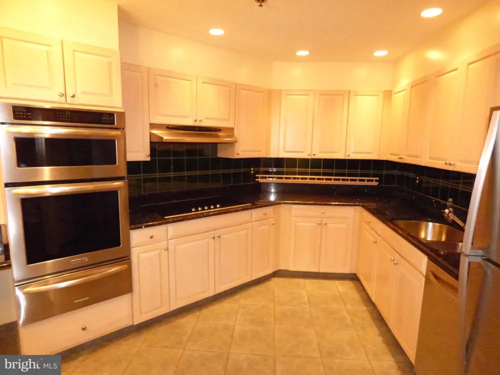 1401 OAK STREET #G-4 Arlington, VA 22209