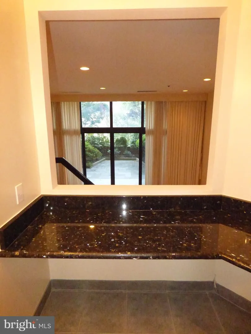 1401 OAK STREET #G-4 Arlington, VA 22209