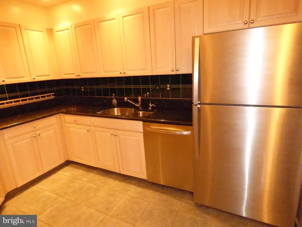 1401 OAK STREET #G-4 Arlington, VA 22209