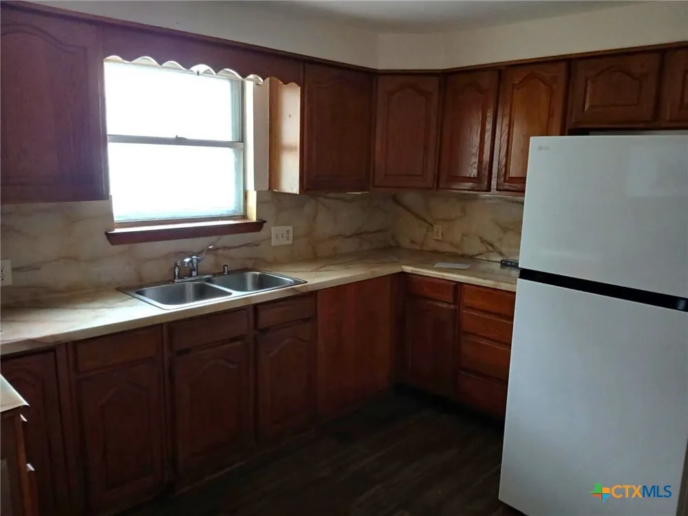 502 Guadalupe Street Seguin, TX 78155