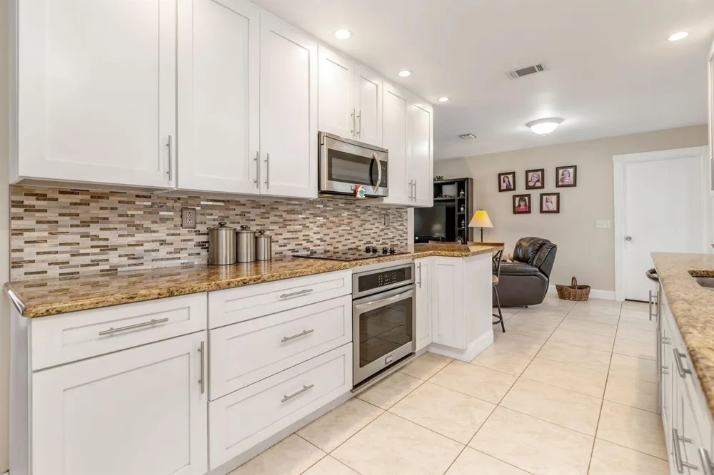 502 OAK TERRACE Jupiter, FL 33458